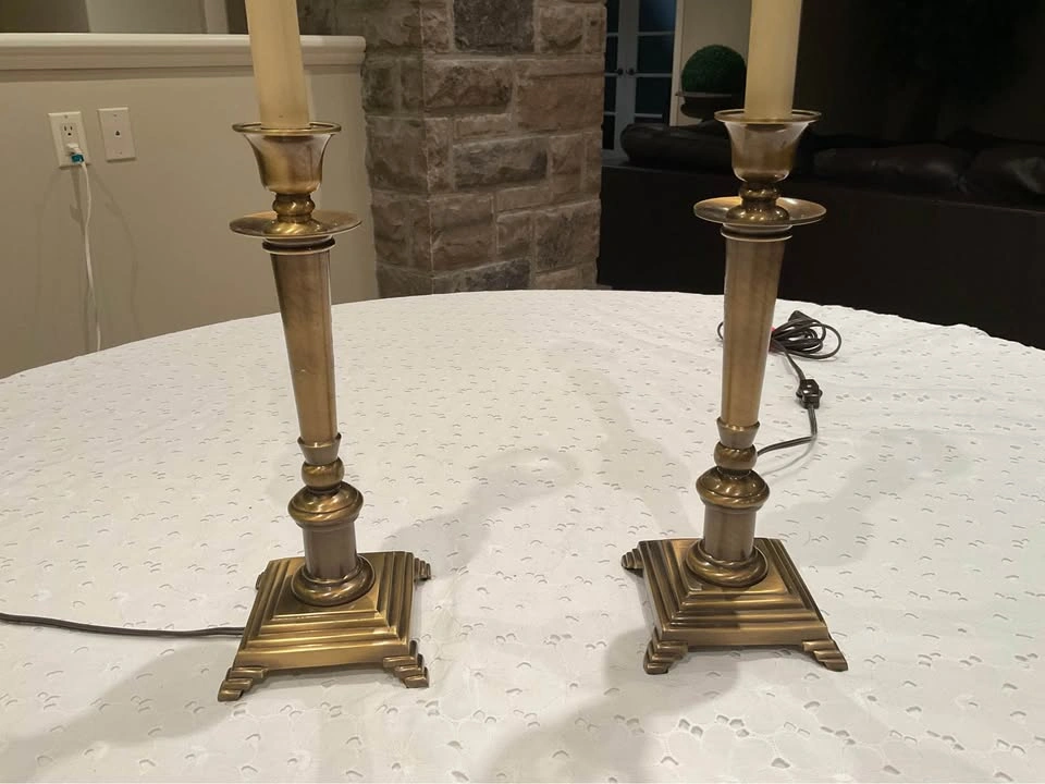 Vintage PAIR of Buffet Bronze Lamps - photo 3
