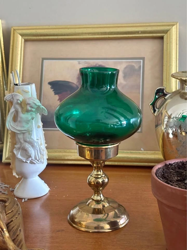 Aladdin Model 2 Brass Kerosene Parlor Lamp