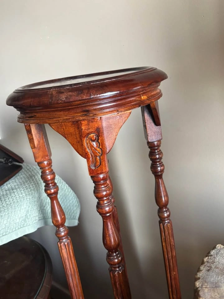 Victorian Mahogany Wood Plant Stand L.C. Carved hand done - photo 3