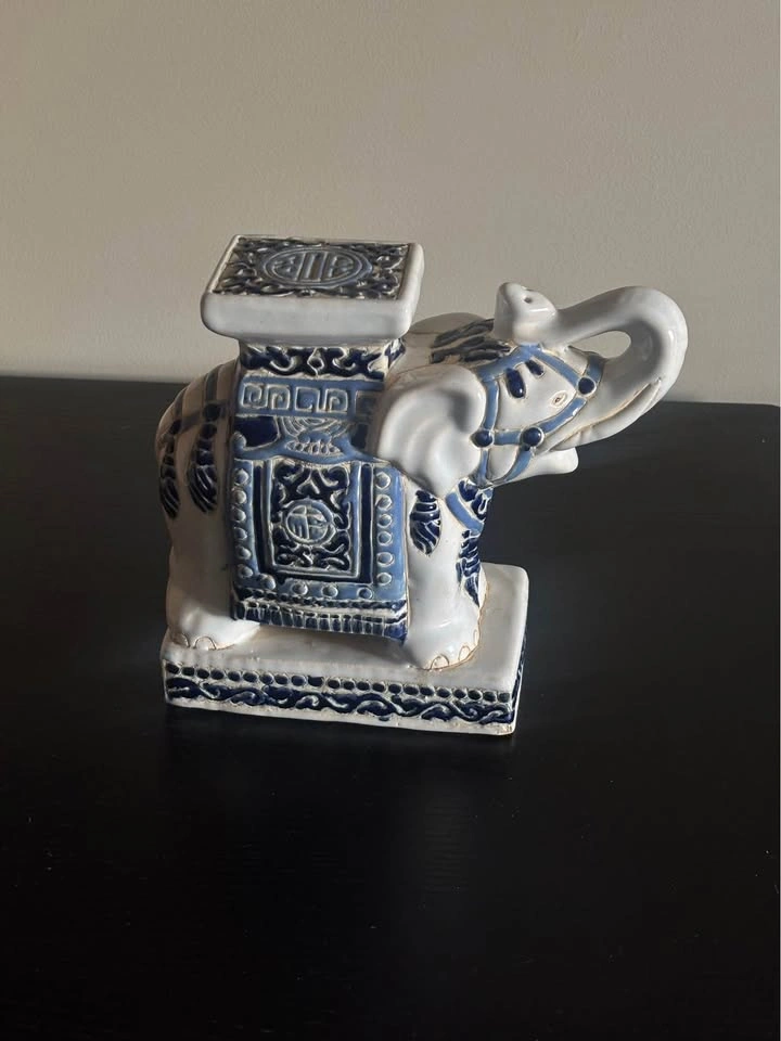 Vintage Blue and White Ceramic Elephant Garden Stool - photo 3
