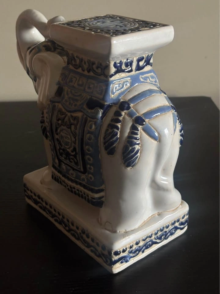 Vintage Blue and White Ceramic Elephant Garden Stool - photo 4