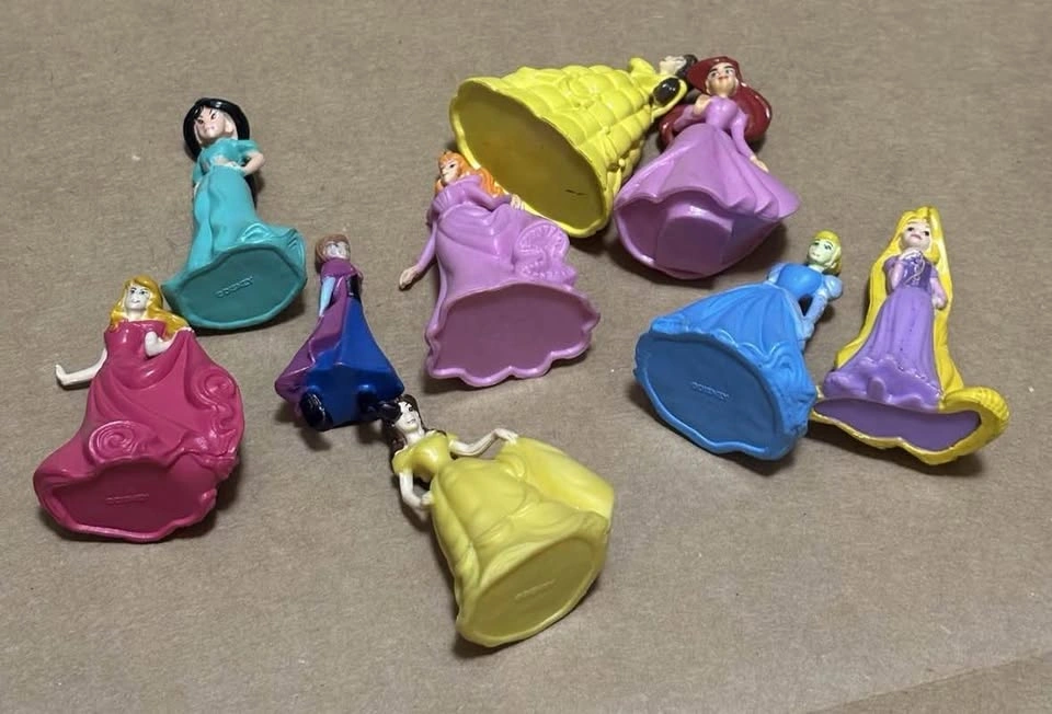 Disney Princess 2" Assorted Figurines Lot 9 - photo 3
