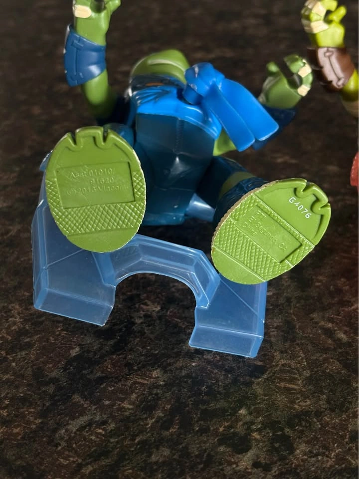 Viacom Teenage Mutant Ninja Turtle Leonardo + Michelangelo - photo 5