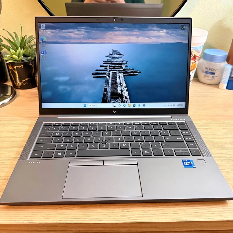 HP Zbook - i7 11Gen - 16/512 GB - Dark Grey - 14 inches