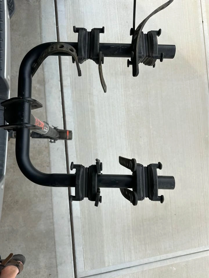 CURT Hitch-Mounted Bike Rack - photo 3