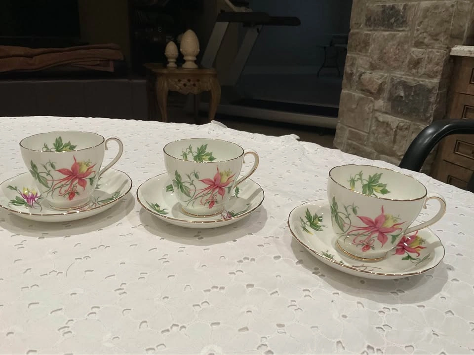 Tea Cups (8) China Made In England For Bridal Shower - photo 3