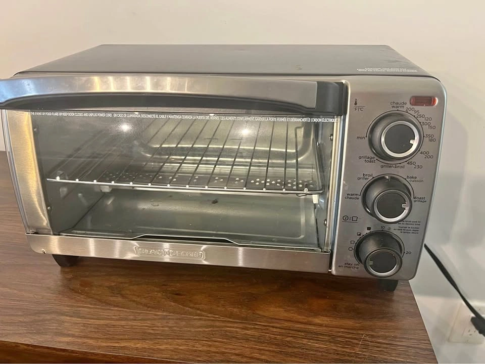 Black + Decker Stainless Steel Toaster Oven (Bake, Broil, Toast)