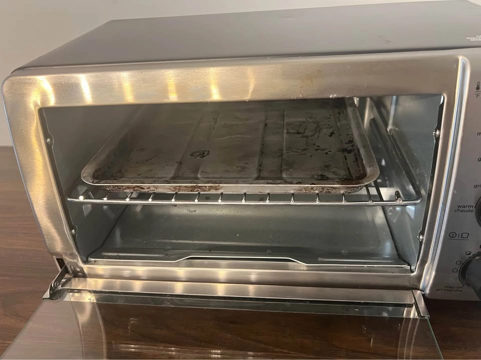 Black + Decker Stainless Steel Toaster Oven (Bake, Broil, Toast) - photo 2
