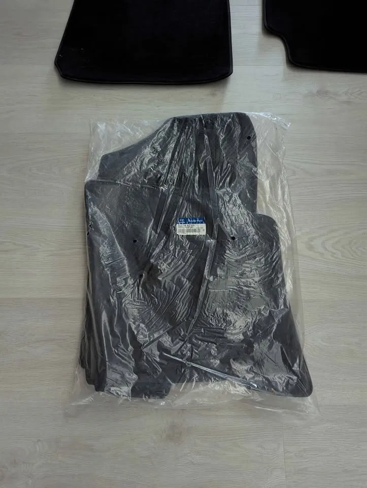 2018 Tuscon Floor Mats image indicator(3)