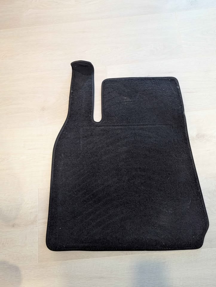 Model Y Mats - Brand New - photo 2
