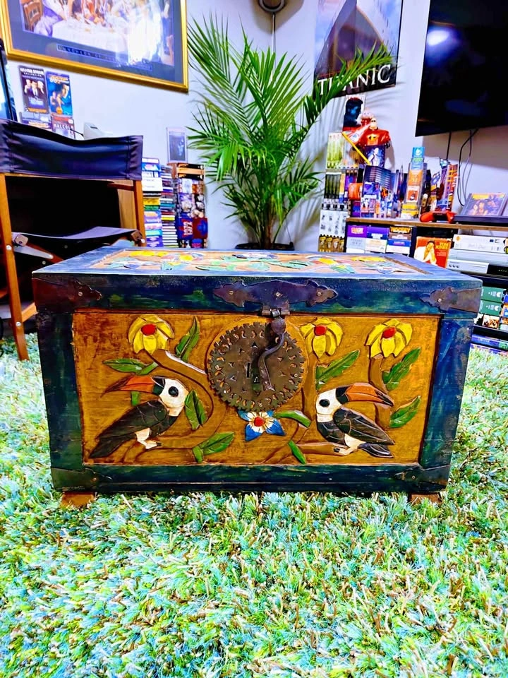 Vintage 40's/50's Handmade Wooden Art Trunk/Coffee Table