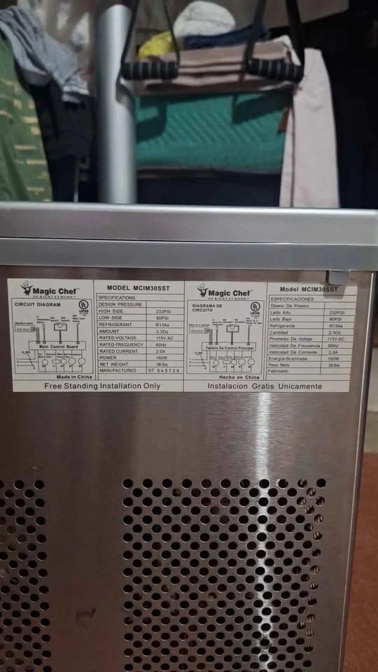 Magic Chef MCIM30SST Portable Ice Maker - photo 3