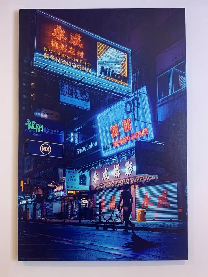 3 photography prints of Hong Kong on canvas $40 for all three - photo 2