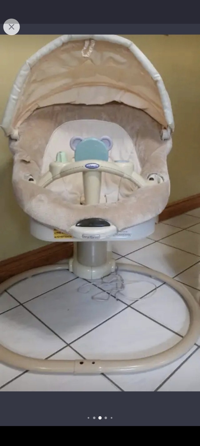 Moving sale: baby items, girls playsets, furniture, electronics - photo 3