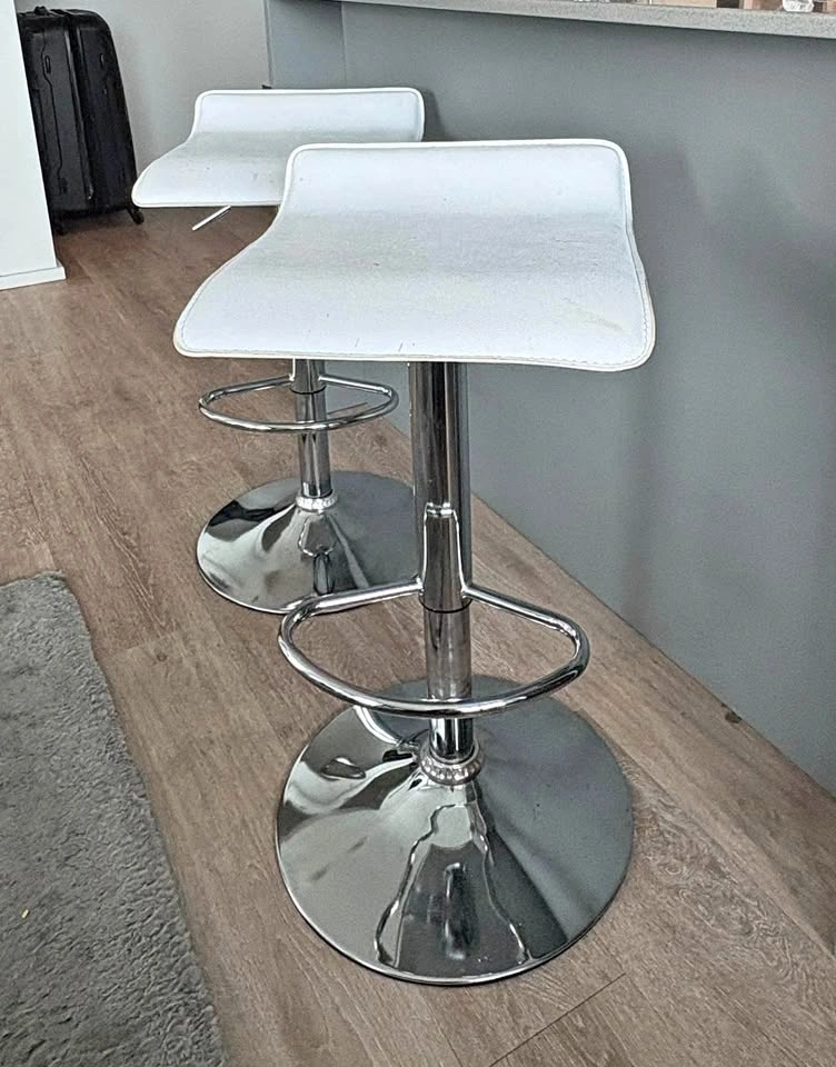 Free 2 stools