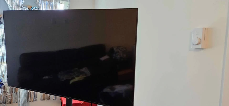 Samsung 50" UHD TV with Stand - photo 3