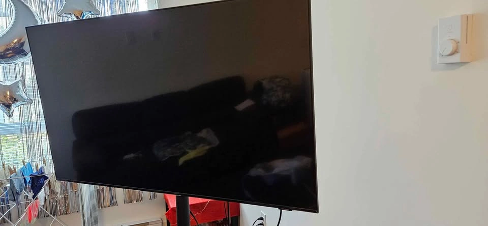 Samsung 50" UHD TV with Stand - photo 4