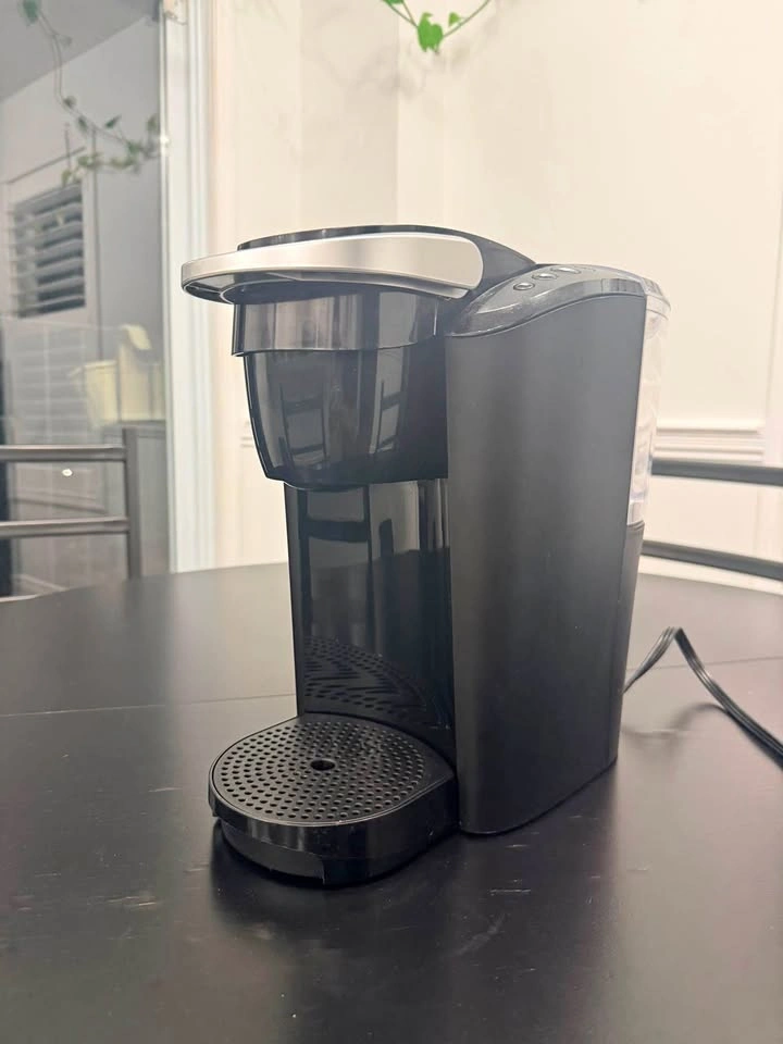 Keurig K-Express Single Serve Coffee Maker – Excellent Condition