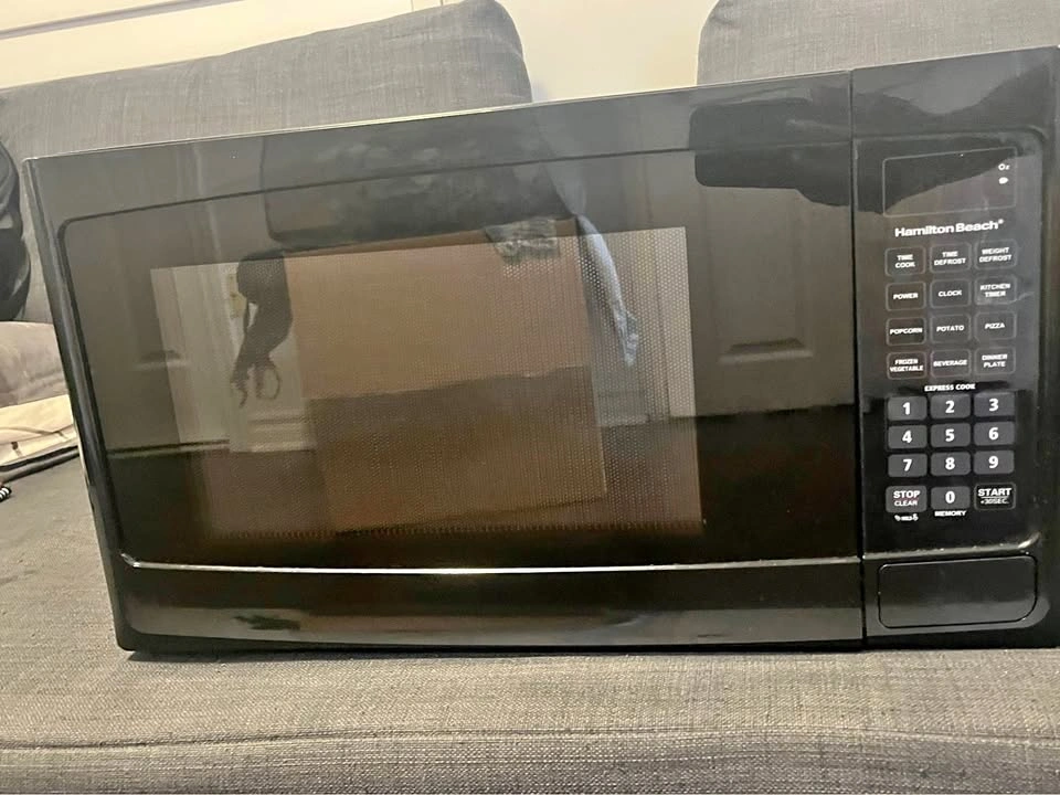 Hamilton Beach Microwave – Excellent Condition