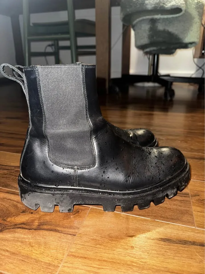 KOIO Nero Chelsea Boots - Black Leather image indicator(5)