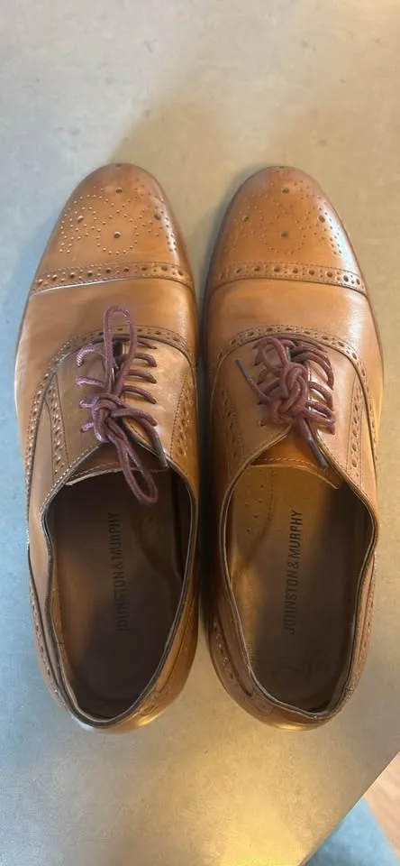 Johnston & Murphy Men’s Size 10 leather brown shoes image indicator(3)
