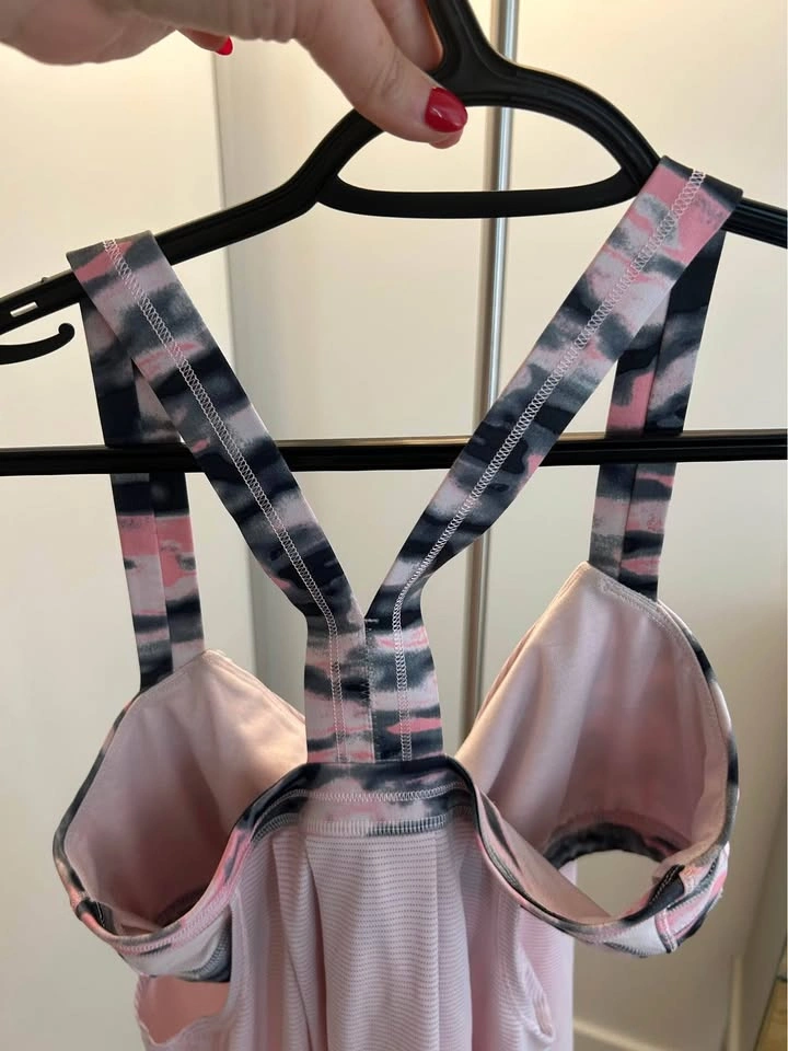 Lululemon Pink Racerback Built in Bra Tank size 8 - photo 2