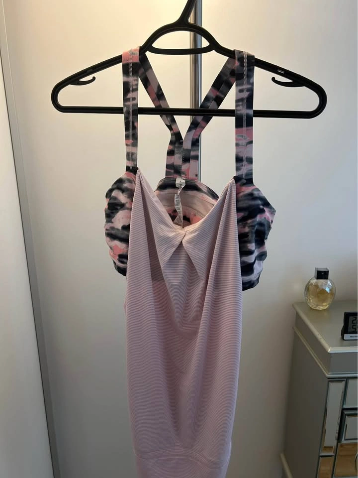 Lululemon Pink Racerback Built in Bra Tank size 8 - photo 3