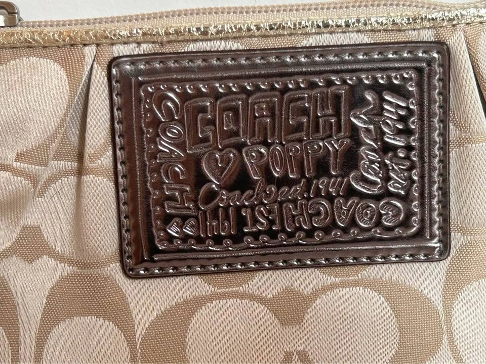 Coach Poppy Signature Glam Y2K Wristlet Gold - photo 4