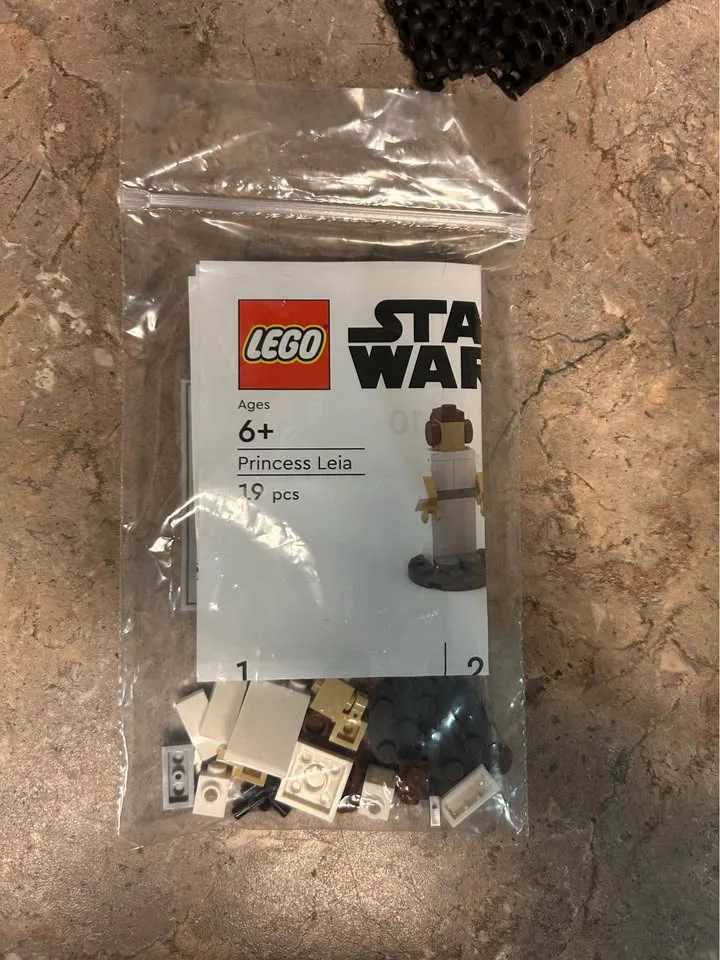 Disney Lego Princess Leia image indicator(2)