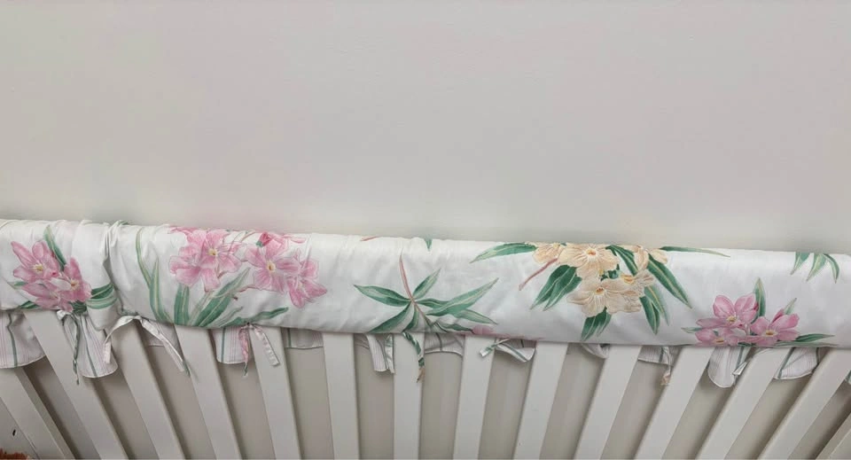 Nursery Matching Hamper, crib bumpers (x4) and Canvas - photo 3