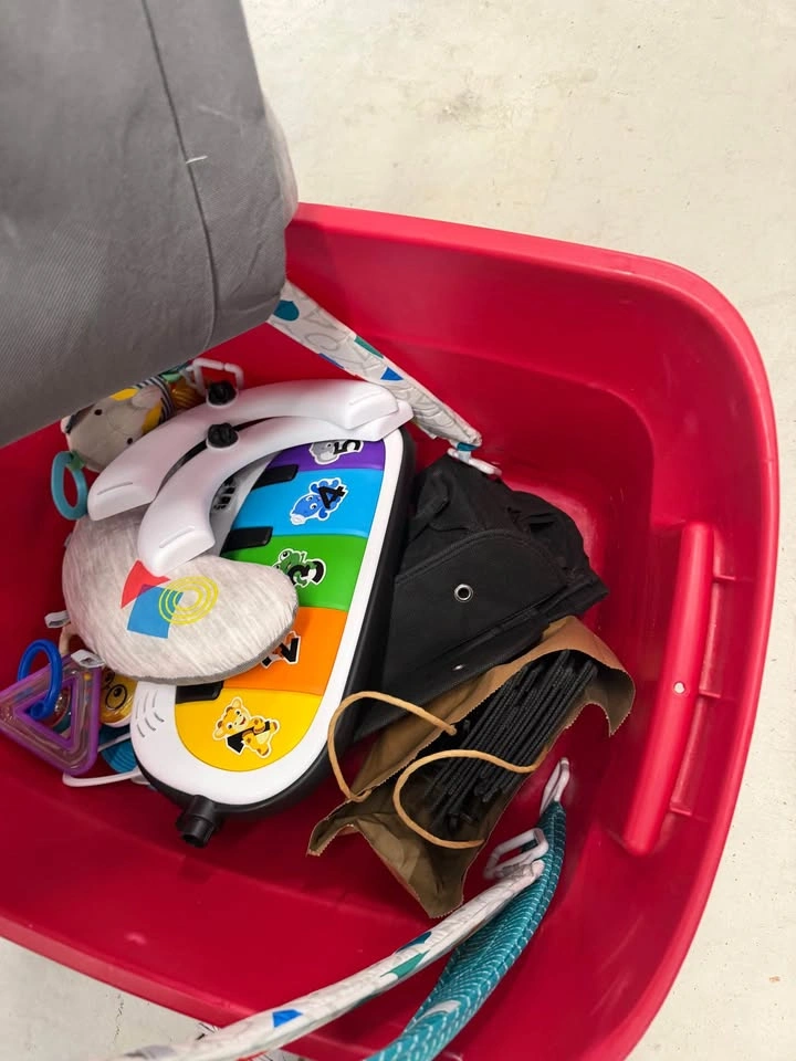 Random kids stuff (moving sale) - photo 3