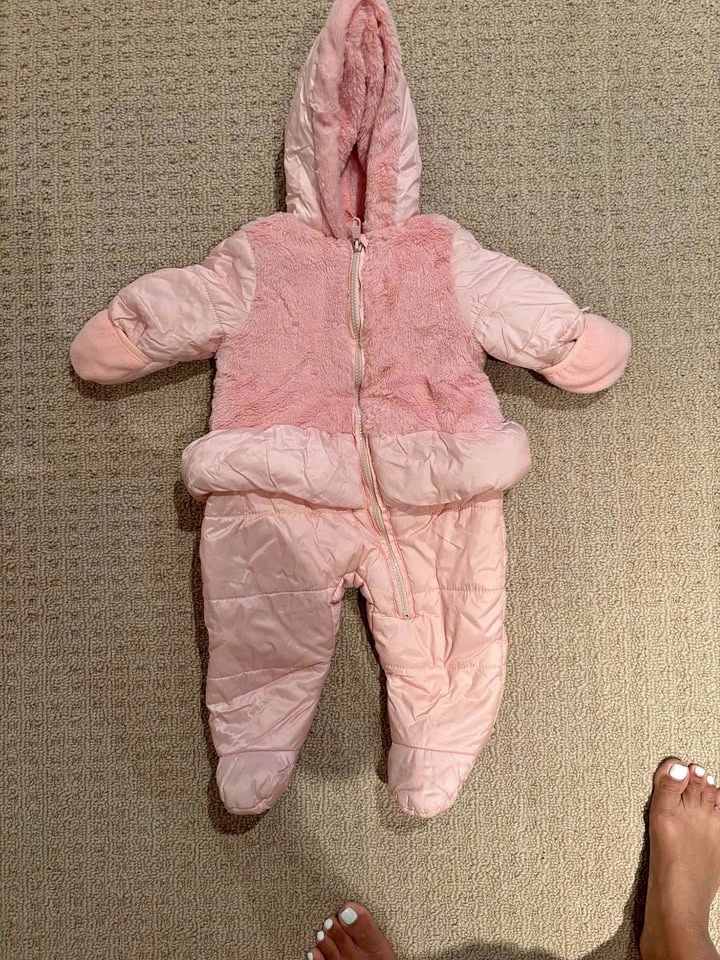 6-9m snowsuit