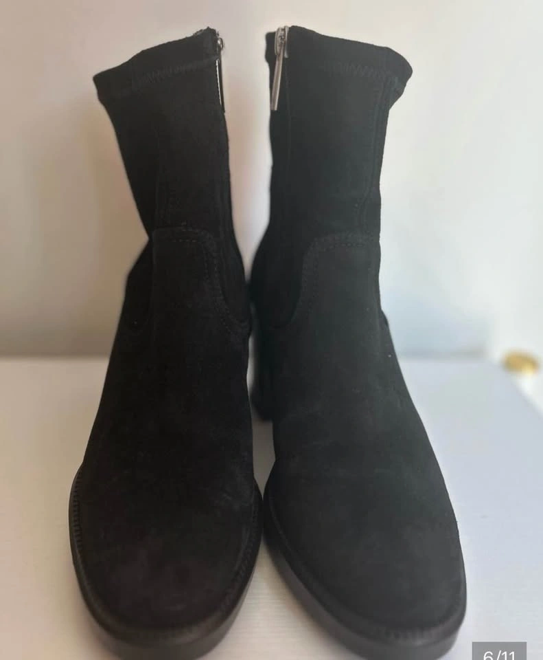 Aquatalia Suede Ankle Boots size 6 - photo 5