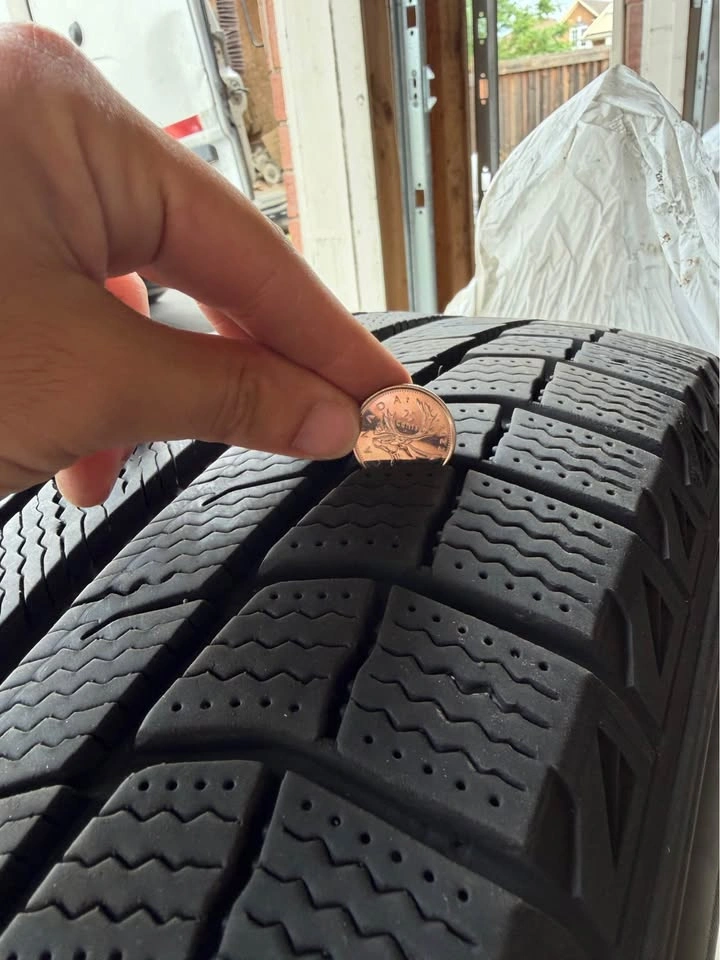Barely Used 4 x Michelin 235/55R19 101H winter tires - photo 2