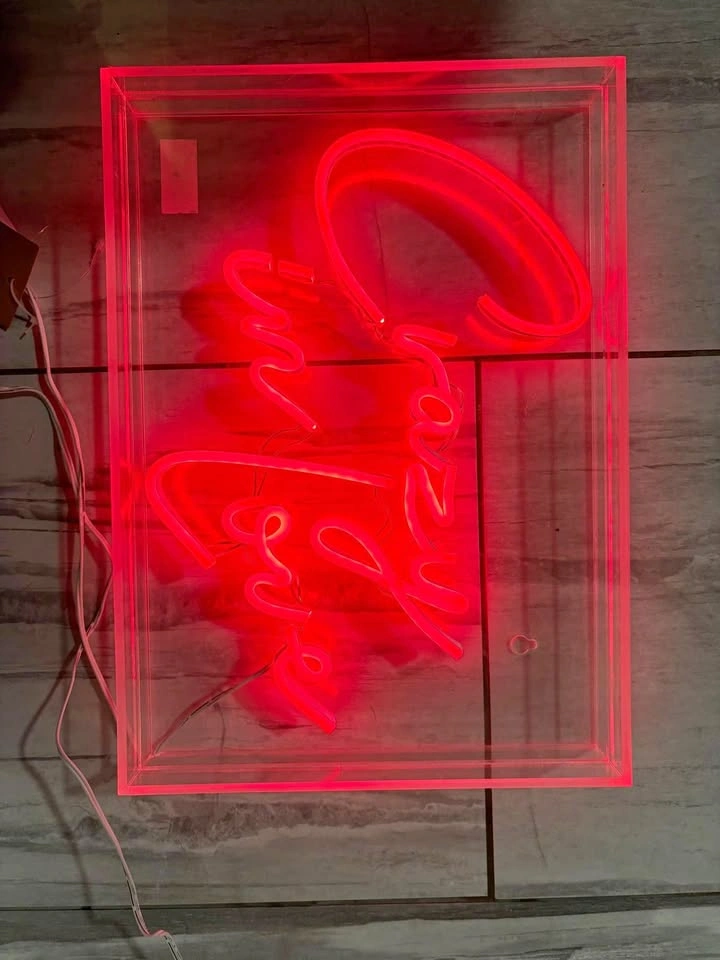 Neon sign - crazy in love