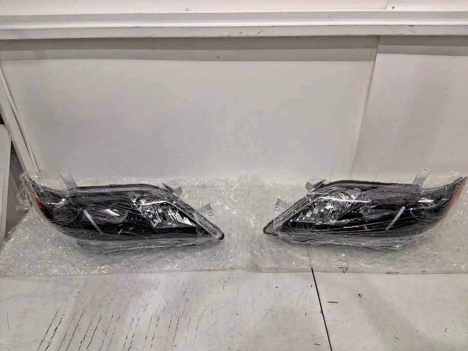 Toyota Camry 2007-2009 Black Housing Headlights Pair