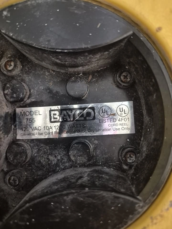 Bayco Model 755 Extension Cord Reel - 4 Outlets, Hand-Wind - photo 2