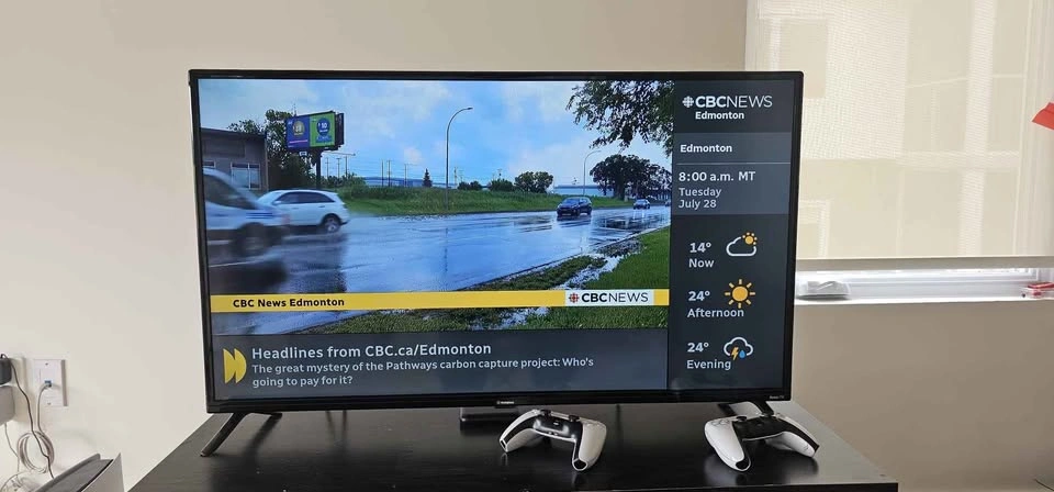 Westinghouse Smart TV 42" - photo 2