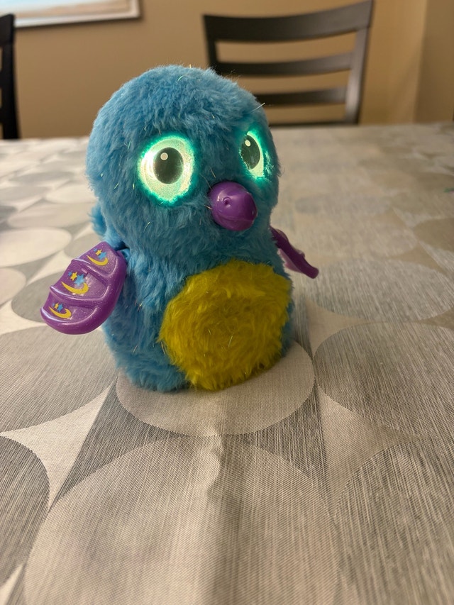 Hatchimals Glittering Garden Sparkly Blue Yellow Plushy - photo 2