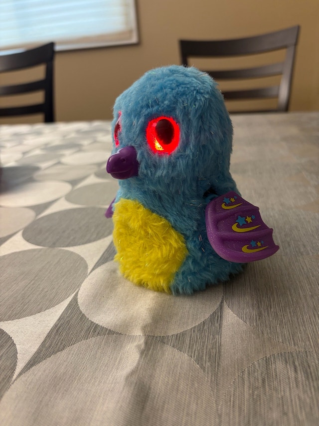 Hatchimals Glittering Garden Sparkly Blue Yellow Plushy - photo 3