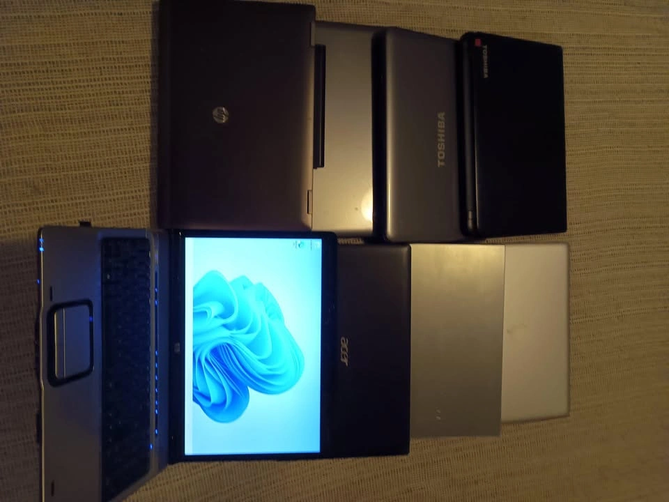 Job Lot 8 Laptops Working Condition Good Battery - photo 2