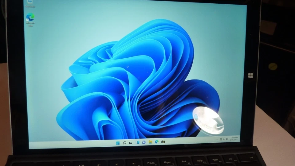 Microsoft Surface Pro 3 i7 8GB 256GB with Keyboard and Charger - photo 2