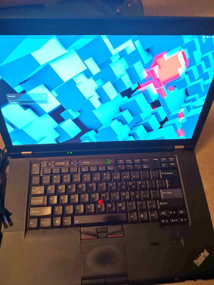 Lenovo ThinkPad W520 i7-2720QM 12GB RAM 160GB Linux Mint