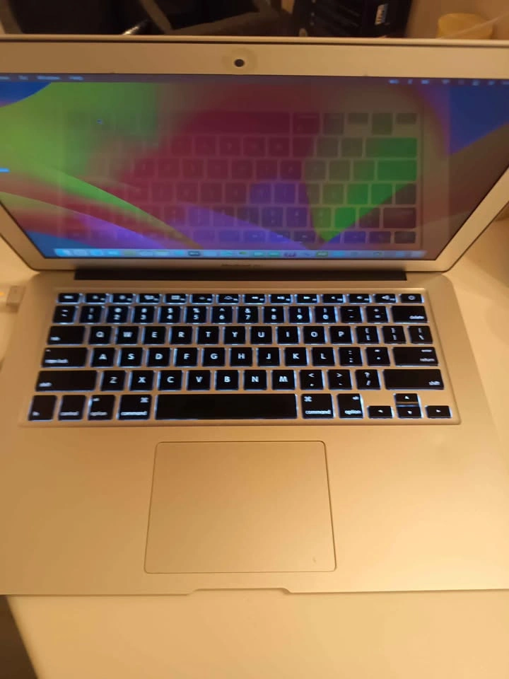 MacBook Air 13-inch i5 8GB RAM 128GB SSD MacOS Ventura - photo 5