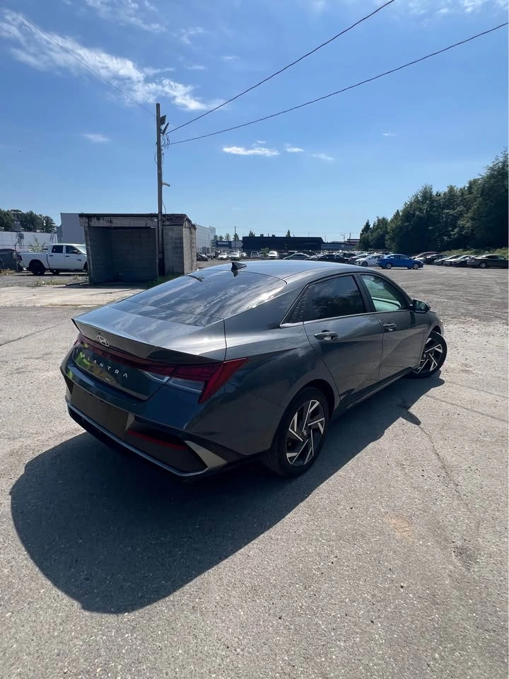2025 Hyundai Elantra - photo 5