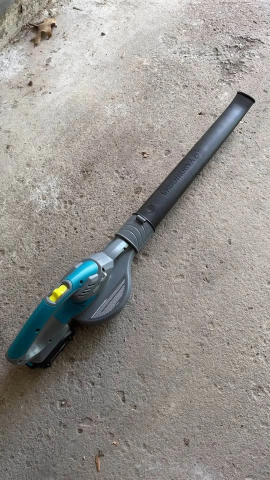 Yardworks 20V Max Trimmer and Blower Combo - photo 2
