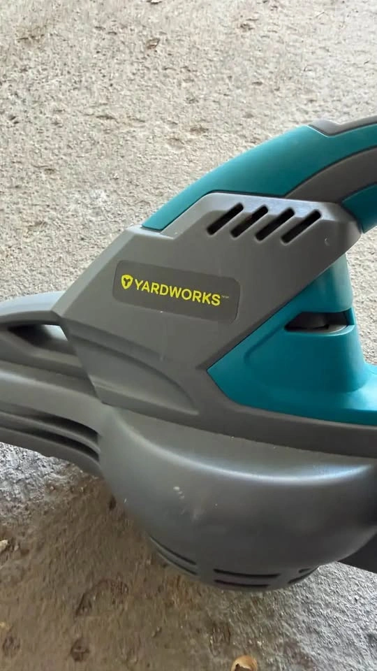 Yardworks 20V Max Trimmer and Blower Combo - photo 3