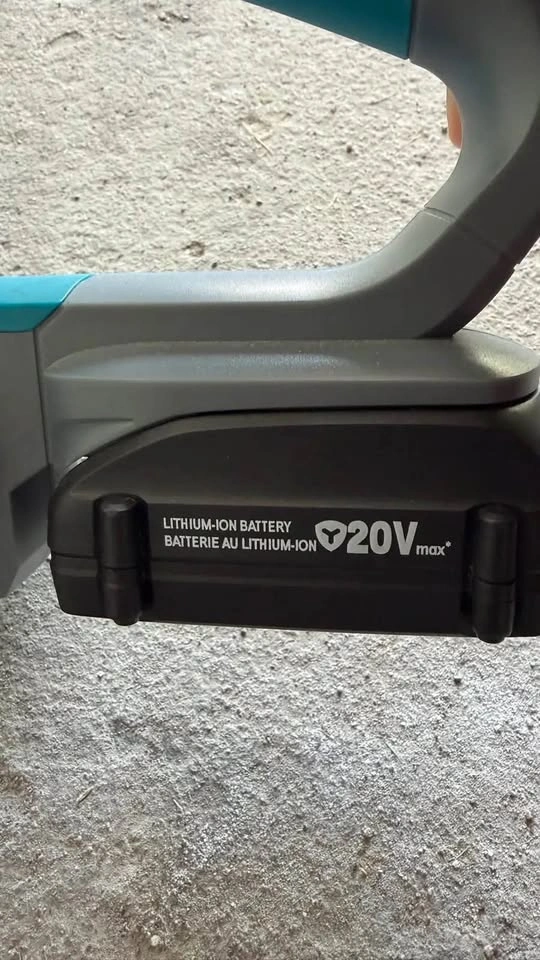 Yardworks 20V Max Trimmer and Blower Combo - photo 5