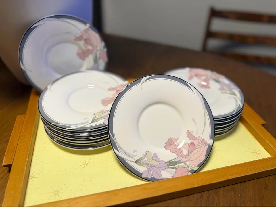 Full Noritake ‘New Decade’ porcelain tea set with floral pattern - photo 2