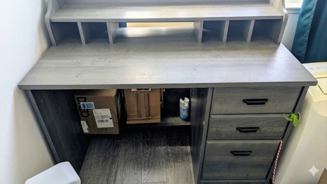 Computer Desk with Hutch – Grey Woodgrain